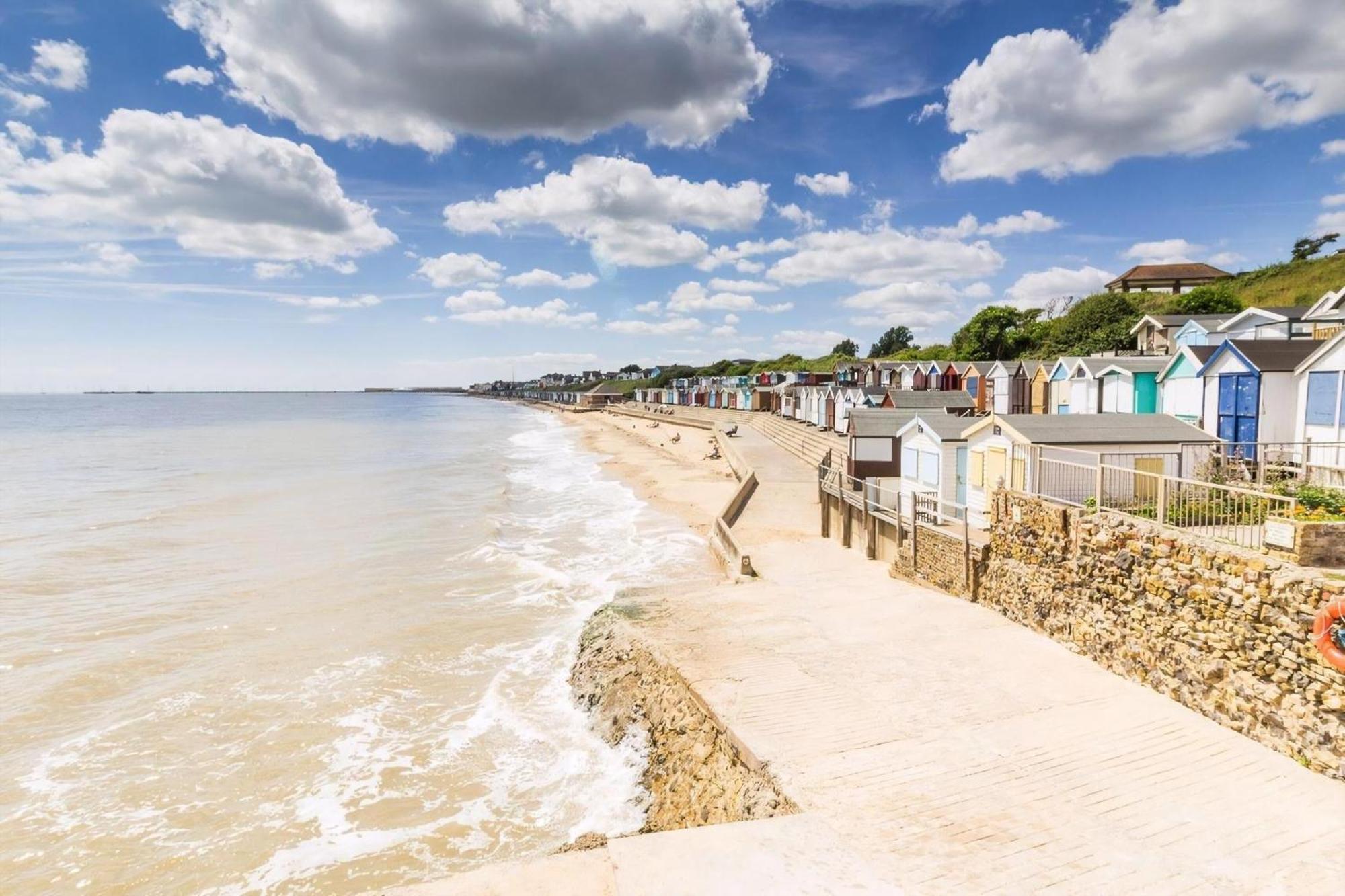 Great 6 Berth Caravan Nearby The Beach In Walton-On-The-Naze Ref 17181X Exterior photo